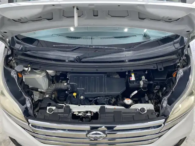 日産 デイズ ルークス ハイウェイスターX 岐阜県 2016(平28)年 4.7万km ホワイトパール Ｓｔｒａｄａナビ/（フルセグTV/Bluetooth/CD/DVD）/アラウンドビューモニター/パワースライドドア/エマージェンシーブレーキ/ビークルダイナミクスコントロール/アイドリングストップ/スマートキー×2/ETC/純正フロアマット/純正ドアバイザー/純正14インチAW