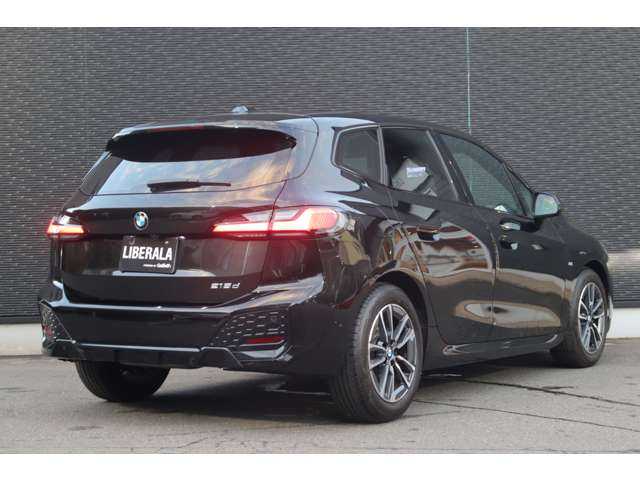 ＢＭＷ ＢＭＷ ２１８ｄ アクティブツアラー Mスポーツ 大分県 2023(令5)年 1.1万km サファイアブラックP 衝突回避・被害軽減ブレーキ/アクティブクルーズコントロール/ブラインドスポットモニター/レーンキーピングアシスト/純正ナビ/ＣａｒＰｌａｙ/Bluetooth/３６０°カメラ/ワイヤレス充電/ハーフレザー/シートヒーター/パワーシート/パドルシフト/アダプティブＬＥＤヘッドライト/ハイビームアシスタント/アンビエントライト/純正１７インチＡＷ/ミラー一体型ＥＴＣ