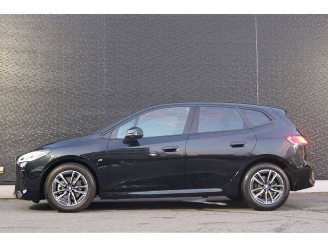 ＢＭＷ ＢＭＷ ２１８ｄ アクティブツアラー Mスポーツ 大分県 2023(令5)年 1.1万km サファイアブラックP 衝突回避・被害軽減ブレーキ/アクティブクルーズコントロール/ブラインドスポットモニター/レーンキーピングアシスト/純正ナビ/ＣａｒＰｌａｙ/Bluetooth/３６０°カメラ/ワイヤレス充電/ハーフレザー/シートヒーター/パワーシート/パドルシフト/アダプティブＬＥＤヘッドライト/ハイビームアシスタント/アンビエントライト/純正１７インチＡＷ/ミラー一体型ＥＴＣ