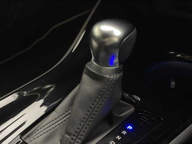 トヨタ Ｃ－ＨＲ G モード ネロ 宮崎県 2019(平31)年 2.8万km ホワイトパールクリスタルシャイン 〇禁煙車/〇純正ナビ【NSZT-Y68T】/〇BT/フルセグTV/CD/DVD/〇バックカメラ/〇Toyota Safety Sense P/〇ACC/〇純正ブラック18インチAW/〇シートヒーター(D/N)/〇ブラインドスポットモニター/〇前後ドライブレコーダー/〇LEDヘッドライト/〇オートライト/〇オートハイビーム/〇プッシュスタート/〇スマートキー×2/〇電格ミラー/〇ステアリングスイッチ/〇前後コーナーセンサー/〇オートホールド