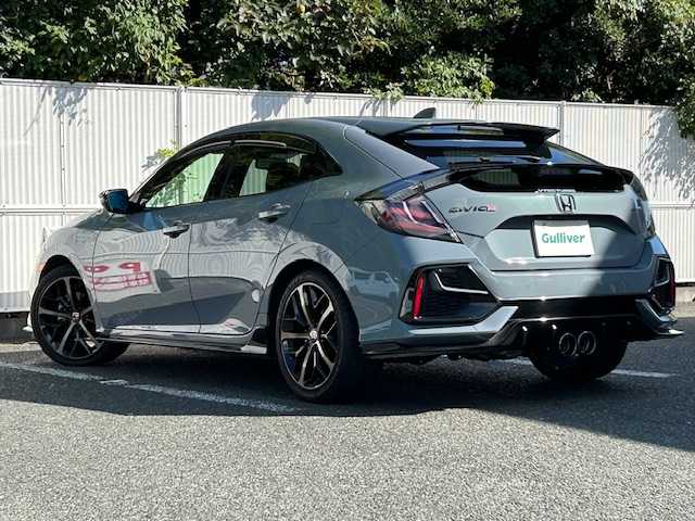 ホンダ シビック ハッチバック 茨城県 2020(令2)年 1.4万km ソニックグレーパール ワンオーナー/ホンダセンシング/サンルーフ/ACC（アクティブクルーズコントロール）/LKAS（車線維持支援システム）/ETC2.0/純正インターナビ【CD/DVD/BT/フルセグ】/バックカメラ/ドライブレコーダー/スタッドレスタイヤタイヤ純正AW積込/【215/50/17】/純正部品積込/　・リアループスポイラー/　・テールランプ/　・サイドマーカー/　・ドアミラーカバー/保証書/取扱説明書/スマートスペアキー×1