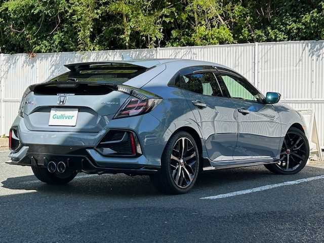 ホンダ シビック ハッチバック 茨城県 2020(令2)年 1.4万km ソニックグレーパール ワンオーナー/ホンダセンシング/サンルーフ/ACC（アクティブクルーズコントロール）/LKAS（車線維持支援システム）/ETC2.0/純正インターナビ【CD/DVD/BT/フルセグ】/バックカメラ/ドライブレコーダー/スタッドレスタイヤタイヤ純正AW積込/【215/50/17】/純正部品積込/　・リアループスポイラー/　・テールランプ/　・サイドマーカー/　・ドアミラーカバー/保証書/取扱説明書/スマートスペアキー×1