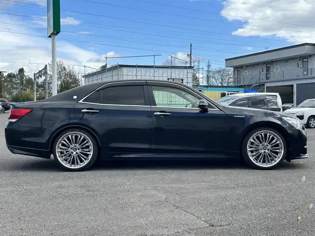 トヨタ クラウン ハイブリッド アスリートS 道央・札幌 2013(平25)年 11.1万km プレシャスブラックパール ４WD/寒冷地仕様/純正メーカーナビ/CD/DVD/BT/フルセグ/社外20アルミ/横滑り防止装置/レーダークルーズコントロール/クリアランスソナー/バックカメラ/ビルトインETC/ドライブレコーダー/EVMODE/ワイパーデアイサー/前席パワーシート/前席シートヒーター/ハンドルヒーター/ステアリングリモコン/MTモード付AT/プッシュスタート/スマートキー/HIDヘッドライト/オートライト/フォグランプ/電動格納ミラー/ヒーテッドドアミラー/ウィンカーミラー/純正フロアマット/ドアバイザー