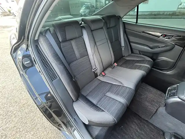 トヨタ クラウン ハイブリッド アスリートS 道央・札幌 2013(平25)年 11.1万km プレシャスブラックパール ４WD/寒冷地仕様/純正メーカーナビ/CD/DVD/BT/フルセグ/社外20アルミ/横滑り防止装置/レーダークルーズコントロール/クリアランスソナー/バックカメラ/ビルトインETC/ドライブレコーダー/EVMODE/ワイパーデアイサー/前席パワーシート/前席シートヒーター/ハンドルヒーター/ステアリングリモコン/MTモード付AT/プッシュスタート/スマートキー/HIDヘッドライト/オートライト/フォグランプ/電動格納ミラー/ヒーテッドドアミラー/ウィンカーミラー/純正フロアマット/ドアバイザー