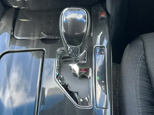 トヨタ クラウン ハイブリッド アスリートS 道央・札幌 2013(平25)年 11.1万km プレシャスブラックパール ４WD/寒冷地仕様/純正メーカーナビ/CD/DVD/BT/フルセグ/社外20アルミ/横滑り防止装置/レーダークルーズコントロール/クリアランスソナー/バックカメラ/ビルトインETC/ドライブレコーダー/EVMODE/ワイパーデアイサー/前席パワーシート/前席シートヒーター/ハンドルヒーター/ステアリングリモコン/MTモード付AT/プッシュスタート/スマートキー/HIDヘッドライト/オートライト/フォグランプ/電動格納ミラー/ヒーテッドドアミラー/ウィンカーミラー/純正フロアマット/ドアバイザー