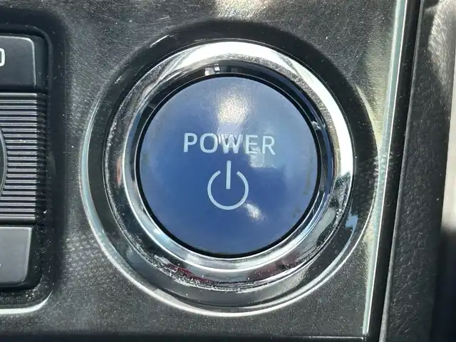 トヨタ クラウン ハイブリッド アスリートS 道央・札幌 2013(平25)年 11.1万km プレシャスブラックパール ４WD/寒冷地仕様/純正メーカーナビ/CD/DVD/BT/フルセグ/社外20アルミ/横滑り防止装置/レーダークルーズコントロール/クリアランスソナー/バックカメラ/ビルトインETC/ドライブレコーダー/EVMODE/ワイパーデアイサー/前席パワーシート/前席シートヒーター/ハンドルヒーター/ステアリングリモコン/MTモード付AT/プッシュスタート/スマートキー/HIDヘッドライト/オートライト/フォグランプ/電動格納ミラー/ヒーテッドドアミラー/ウィンカーミラー/純正フロアマット/ドアバイザー