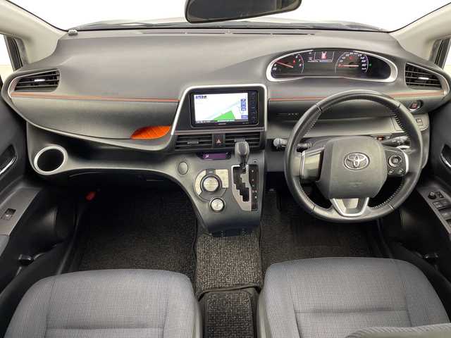 トヨタ シエンタ G 鹿児島県 2016(平28)年 9.5万km ブラックマイカ 社外SDナビ/(CD/DVD/AM/FM/ワンセグTV)/ワンオーナー/スペアキー/トヨタセーフティセンス/レーンキープアシスト/オートマチックハイビーム/衝突軽減ブレーキ/両側パワースライドドア/前席シートヒーター/ETC/純正フロアマット/純正LEDヘッドライト/プッシュスタート/保証書