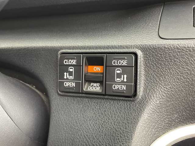 トヨタ シエンタ G 鹿児島県 2016(平28)年 9.5万km ブラックマイカ 社外SDナビ/(CD/DVD/AM/FM/ワンセグTV)/ワンオーナー/スペアキー/トヨタセーフティセンス/レーンキープアシスト/オートマチックハイビーム/衝突軽減ブレーキ/両側パワースライドドア/前席シートヒーター/ETC/純正フロアマット/純正LEDヘッドライト/プッシュスタート/保証書