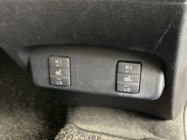 トヨタ シエンタ G 鹿児島県 2016(平28)年 9.5万km ブラックマイカ 社外SDナビ/(CD/DVD/AM/FM/ワンセグTV)/ワンオーナー/スペアキー/トヨタセーフティセンス/レーンキープアシスト/オートマチックハイビーム/衝突軽減ブレーキ/両側パワースライドドア/前席シートヒーター/ETC/純正フロアマット/純正LEDヘッドライト/プッシュスタート/保証書