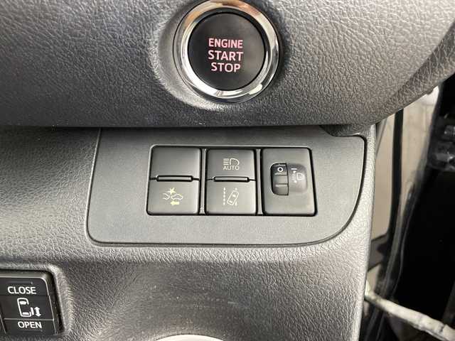 トヨタ シエンタ G 鹿児島県 2016(平28)年 9.5万km ブラックマイカ 社外SDナビ/(CD/DVD/AM/FM/ワンセグTV)/ワンオーナー/スペアキー/トヨタセーフティセンス/レーンキープアシスト/オートマチックハイビーム/衝突軽減ブレーキ/両側パワースライドドア/前席シートヒーター/ETC/純正フロアマット/純正LEDヘッドライト/プッシュスタート/保証書