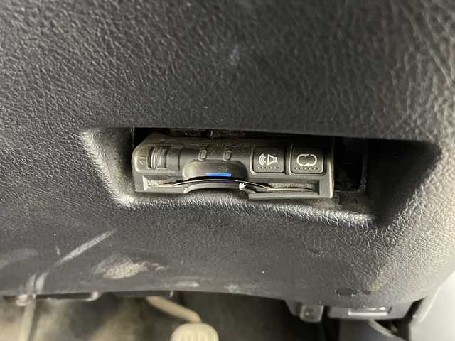 トヨタ シエンタ G 鹿児島県 2016(平28)年 9.5万km ブラックマイカ 社外SDナビ/(CD/DVD/AM/FM/ワンセグTV)/ワンオーナー/スペアキー/トヨタセーフティセンス/レーンキープアシスト/オートマチックハイビーム/衝突軽減ブレーキ/両側パワースライドドア/前席シートヒーター/ETC/純正フロアマット/純正LEDヘッドライト/プッシュスタート/保証書