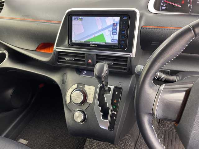 トヨタ シエンタ G 鹿児島県 2016(平28)年 9.5万km ブラックマイカ 社外SDナビ/(CD/DVD/AM/FM/ワンセグTV)/ワンオーナー/スペアキー/トヨタセーフティセンス/レーンキープアシスト/オートマチックハイビーム/衝突軽減ブレーキ/両側パワースライドドア/前席シートヒーター/ETC/純正フロアマット/純正LEDヘッドライト/プッシュスタート/保証書