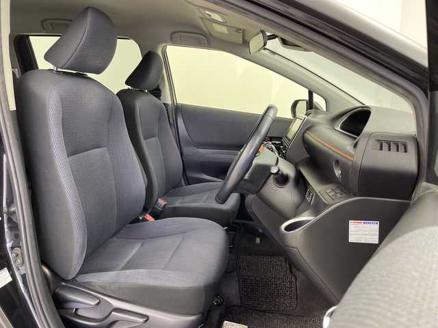 トヨタ シエンタ G 鹿児島県 2016(平28)年 9.5万km ブラックマイカ 社外SDナビ/(CD/DVD/AM/FM/ワンセグTV)/ワンオーナー/スペアキー/トヨタセーフティセンス/レーンキープアシスト/オートマチックハイビーム/衝突軽減ブレーキ/両側パワースライドドア/前席シートヒーター/ETC/純正フロアマット/純正LEDヘッドライト/プッシュスタート/保証書