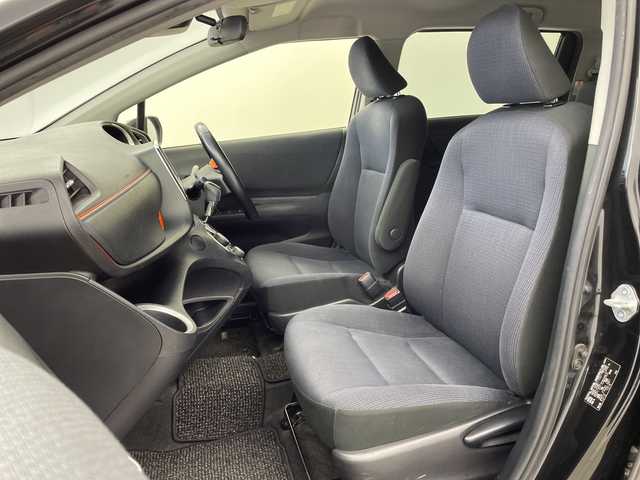 トヨタ シエンタ G 鹿児島県 2016(平28)年 9.5万km ブラックマイカ 社外SDナビ/(CD/DVD/AM/FM/ワンセグTV)/ワンオーナー/スペアキー/トヨタセーフティセンス/レーンキープアシスト/オートマチックハイビーム/衝突軽減ブレーキ/両側パワースライドドア/前席シートヒーター/ETC/純正フロアマット/純正LEDヘッドライト/プッシュスタート/保証書