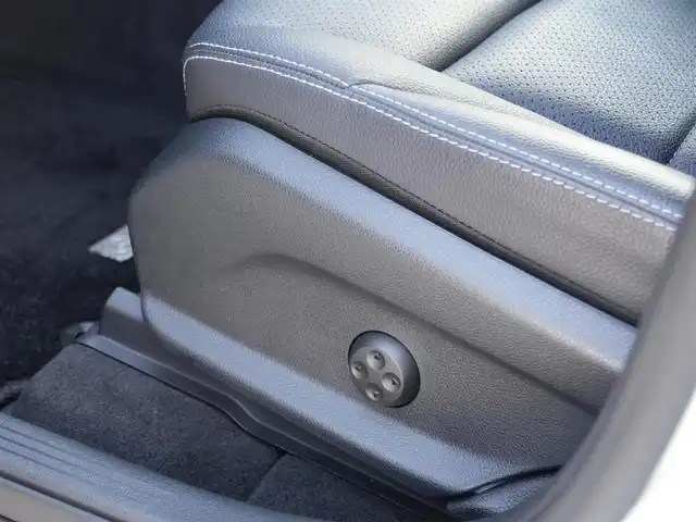 メルセデス・ベンツ ＧＬＣ２２０ d 4マチック スポーツラインED 静岡県 2021(令3)年 3.2万km ダイヤモンドホワイト パノラマサンルーフ/アルティコブラックレザーシートシートヒーター/前席メモリーパワーシート/MBUXナビフルセグTVBluetooth全方位カメラ/ワイヤレス充電/エアバランス　パヒュームアトマイザー/パワーバックドア/アンビエントライト/前後ドライブレコーダー/DSRCETC