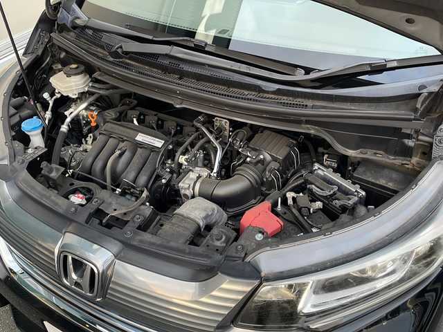 ホンダ フリード ハイブリット G ホンダセンシング 神奈川県 2016(平28)年 4.1万km クリスタルブラックパール Ｍｏｄｕｌｏエアロ　/純正SDナビ　/CD/DVD/AppleCarPlay/Bluetooth/バックカメラ　/ビルドインＥＴＣ　/両側パワースライドドア　/レーダークルーズコントロール/急速充電ポート　/ＡＢＳ　/横滑り防止装置　/レーンキープアシスト　/コーナーセンサー　/スマートキー　/プッシュスタート/Wエアバッグ/衝突被害/オートライト　/キセノンヘッドライト/ドアバイザー