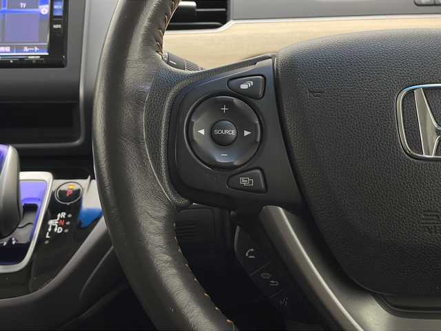 ホンダ フリード ハイブリット G ホンダセンシング 長野県 2016(平28)年 4.1万km クリスタルブラックパール ホンダセンシング/純正SDナビ /フルセグテレビ/Bluetooth/AppleCarPlay/DVD/バックカメラ　/ビルドインＥＴＣ　/両側パワースライドドア　/レーダークルーズコントロール/レーンキープアシスト　/コーナーセンサー　/オートライト/キセノンヘッドライト/ドアバイザー/ローダウン（純正サス有）