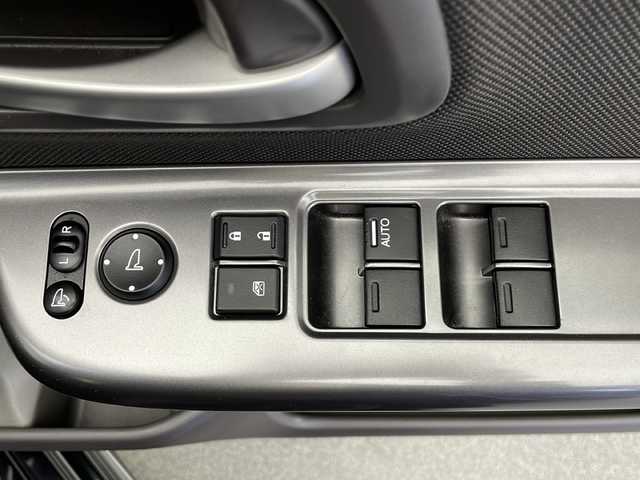 ホンダ フリード ハイブリット G ホンダセンシング 長野県 2016(平28)年 4.1万km クリスタルブラックパール ホンダセンシング/純正SDナビ /フルセグテレビ/Bluetooth/AppleCarPlay/DVD/バックカメラ　/ビルドインＥＴＣ　/両側パワースライドドア　/レーダークルーズコントロール/レーンキープアシスト　/コーナーセンサー　/オートライト/キセノンヘッドライト/ドアバイザー/ローダウン（純正サス有）