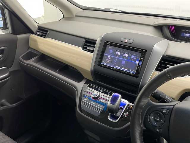 ホンダ フリード ハイブリット G ホンダセンシング 長野県 2016(平28)年 4.1万km クリスタルブラックパール ホンダセンシング/純正SDナビ /フルセグテレビ/Bluetooth/AppleCarPlay/DVD/バックカメラ　/ビルドインＥＴＣ　/両側パワースライドドア　/レーダークルーズコントロール/レーンキープアシスト　/コーナーセンサー　/オートライト/キセノンヘッドライト/ドアバイザー/ローダウン（純正サス有）