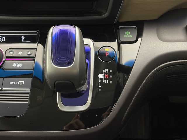 ホンダ フリード ハイブリット G ホンダセンシング 長野県 2016(平28)年 4.1万km クリスタルブラックパール ホンダセンシング/純正SDナビ /フルセグテレビ/Bluetooth/AppleCarPlay/DVD/バックカメラ　/ビルドインＥＴＣ　/両側パワースライドドア　/レーダークルーズコントロール/レーンキープアシスト　/コーナーセンサー　/オートライト/キセノンヘッドライト/ドアバイザー/ローダウン（純正サス有）