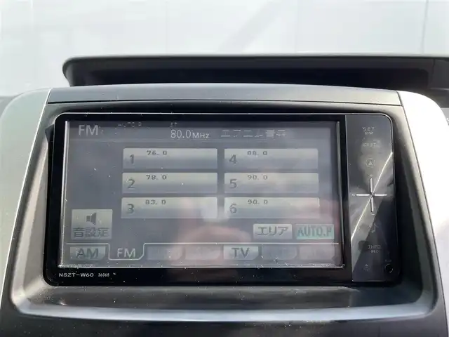 トヨタ ヴォクシー ZS 青森県 2010(平22)年 10.8万km ブラック AIS評価3.5点/4WD/ワンオーナー/純正メモリナビ/[BT/AM/FM/DVD/CD/AUX]/フルセグテレビ/バックカメラ/WAC/寒冷地仕様/両側パワースライドドア/純正AW(16インチ)/純正フロアマット/社外ドライブレコーダー/保証書/取扱説明書