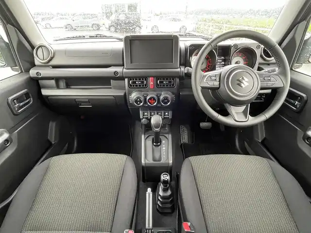 スズキ ジムニー XC 佐賀県 2025(令7)年 0.1万km ジャングルグリーン 登録時走行距離167ｋｍ/セーフティサポート/　・デュアルセンサーブレーキサポート/　・誤発信抑制機能/　・車線逸脱警報機能/　・ふらつき警報機能/　・先行車発進お知らせ機能/　・標識認識機能/　・ハイビームアシスト/ETC/フロアマット/アイドリングストップ/クルーズコントロール/LEDヘッドランプ/オートライト/ヘッドランプウォッシャー/フロントフォグランプ/純正アルミホイール/プライバシーガラス/革巻きステアリングホイール/ステアリングスイッチ/SRSエアバッグ（運転席/助手席/サイド/カーテン）/オートエアコン/スマートキー/プッシュスタート