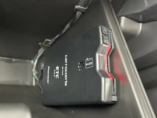 スズキ ジムニー XC 佐賀県 2025(令7)年 0.1万km ジャングルグリーン 登録時走行距離167ｋｍ/セーフティサポート/　・デュアルセンサーブレーキサポート/　・誤発信抑制機能/　・車線逸脱警報機能/　・ふらつき警報機能/　・先行車発進お知らせ機能/　・標識認識機能/　・ハイビームアシスト/ETC/フロアマット/アイドリングストップ/クルーズコントロール/LEDヘッドランプ/オートライト/ヘッドランプウォッシャー/フロントフォグランプ/純正アルミホイール/プライバシーガラス/革巻きステアリングホイール/ステアリングスイッチ/SRSエアバッグ（運転席/助手席/サイド/カーテン）/オートエアコン/スマートキー/プッシュスタート