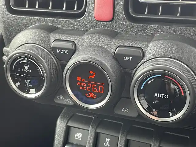 スズキ ジムニー XC 佐賀県 2025(令7)年 0.1万km ジャングルグリーン 登録時走行距離167ｋｍ/セーフティサポート/　・デュアルセンサーブレーキサポート/　・誤発信抑制機能/　・車線逸脱警報機能/　・ふらつき警報機能/　・先行車発進お知らせ機能/　・標識認識機能/　・ハイビームアシスト/ETC/フロアマット/アイドリングストップ/クルーズコントロール/LEDヘッドランプ/オートライト/ヘッドランプウォッシャー/フロントフォグランプ/純正アルミホイール/プライバシーガラス/革巻きステアリングホイール/ステアリングスイッチ/SRSエアバッグ（運転席/助手席/サイド/カーテン）/オートエアコン/スマートキー/プッシュスタート