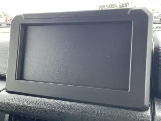 スズキ ジムニー XC 佐賀県 2025(令7)年 0.1万km ジャングルグリーン 登録時走行距離167ｋｍ/セーフティサポート/　・デュアルセンサーブレーキサポート/　・誤発信抑制機能/　・車線逸脱警報機能/　・ふらつき警報機能/　・先行車発進お知らせ機能/　・標識認識機能/　・ハイビームアシスト/ETC/フロアマット/アイドリングストップ/クルーズコントロール/LEDヘッドランプ/オートライト/ヘッドランプウォッシャー/フロントフォグランプ/純正アルミホイール/プライバシーガラス/革巻きステアリングホイール/ステアリングスイッチ/SRSエアバッグ（運転席/助手席/サイド/カーテン）/オートエアコン/スマートキー/プッシュスタート