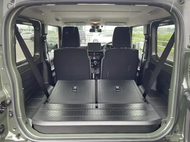 スズキ ジムニー XC 佐賀県 2025(令7)年 0.1万km ジャングルグリーン 登録時走行距離167ｋｍ/セーフティサポート/　・デュアルセンサーブレーキサポート/　・誤発信抑制機能/　・車線逸脱警報機能/　・ふらつき警報機能/　・先行車発進お知らせ機能/　・標識認識機能/　・ハイビームアシスト/ETC/フロアマット/アイドリングストップ/クルーズコントロール/LEDヘッドランプ/オートライト/ヘッドランプウォッシャー/フロントフォグランプ/純正アルミホイール/プライバシーガラス/革巻きステアリングホイール/ステアリングスイッチ/SRSエアバッグ（運転席/助手席/サイド/カーテン）/オートエアコン/スマートキー/プッシュスタート
