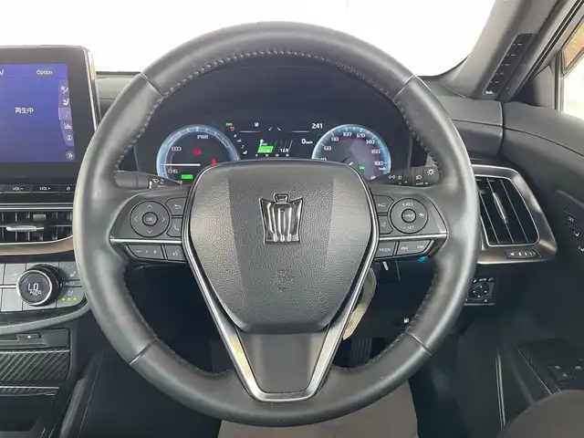 トヨタ クラウン ハイブリッド RS アドバンス 千葉県 2021(令3)年 4.5万km プレシャスホワイトパール 黒レザーシート/純正12.3インチナビ/・CD/DVD/MSV/Bluetooth/フルセグTV/トヨタセーフティーセンス/・プリクラッシュセーフティー/・レーンディパーチャーアラート/・パーキングサポートブレーキ/・リヤクロストラフィックアラート/・ロードサインアシスト/・ブラインドスポットモニター/・アダプティブクルーズコントロール/・オートマチックハイビーム/前席パワーシート/前席シートヒーター/前席シートベンチレーション/ステアリングヒーター/スマートキー/前後コーナーセンサー/トランクイージークローザー/ヘッドアップディスプレイ/純正18インチアルミホイール/純正LEDヘッドライト/フォグランプ/社外前後ドライブレコーダー【DC-DR652】/ビルトインETC2.0/ドアバイザー/サイド＆カーテンエアバッグ/新車時保証書＆取扱説明書