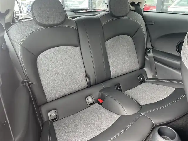 ＭＩＮＩ ＢＭＷ ミニ クーパー エッセンシャルトリム 千葉県 2022(令4)年 1.2万km ベージュ 純正ディスプレイオーディオ/バックカメラ/クルーズコントロール/純正16インチアルミホイール/スマートキー/LEDヘッドライト/アイドリングストップ/ETC