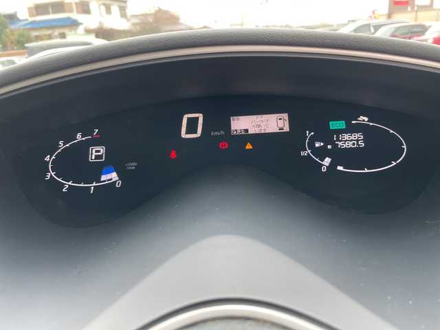 日産 セレナ ハイウェイスター S HV Vエアロ 岐阜県 2013(平25)年 11.4万km ブリリアントシルバー 登録時走行距離113685km/後席モニター/バックカメラ/純正ナビ/フルセグＴＶ/スタッドレスタイヤ４本（社外ＡＷ）/両側パワースライドドア/フロントエアロ/ビルトインＥＴＣ/禁煙車/純正アルミホイール/フロントフォグランプ/社外フロアマット/プッシュスタート/スマートキー/ABS/横滑り防止装置/盗難防止装置/オートライト/ハロゲンヘッドライト/エアバッグ