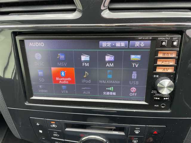 日産 セレナ ハイウェイスター S HV Vエアロ 岐阜県 2013(平25)年 11.4万km ブリリアントシルバー 登録時走行距離113685km/後席モニター/バックカメラ/純正ナビ/フルセグＴＶ/スタッドレスタイヤ４本（社外ＡＷ）/両側パワースライドドア/フロントエアロ/ビルトインＥＴＣ/禁煙車/純正アルミホイール/フロントフォグランプ/社外フロアマット/プッシュスタート/スマートキー/ABS/横滑り防止装置/盗難防止装置/オートライト/ハロゲンヘッドライト/エアバッグ