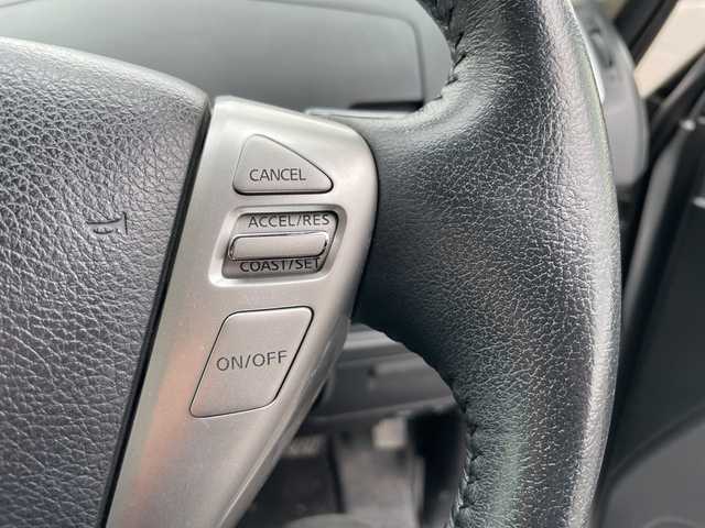 日産 セレナ ハイウェイスター S HV Vエアロ 岐阜県 2013(平25)年 11.4万km ブリリアントシルバー 登録時走行距離113685km/後席モニター/バックカメラ/純正ナビ/フルセグＴＶ/スタッドレスタイヤ４本（社外ＡＷ）/両側パワースライドドア/フロントエアロ/ビルトインＥＴＣ/禁煙車/純正アルミホイール/フロントフォグランプ/社外フロアマット/プッシュスタート/スマートキー/ABS/横滑り防止装置/盗難防止装置/オートライト/ハロゲンヘッドライト/エアバッグ