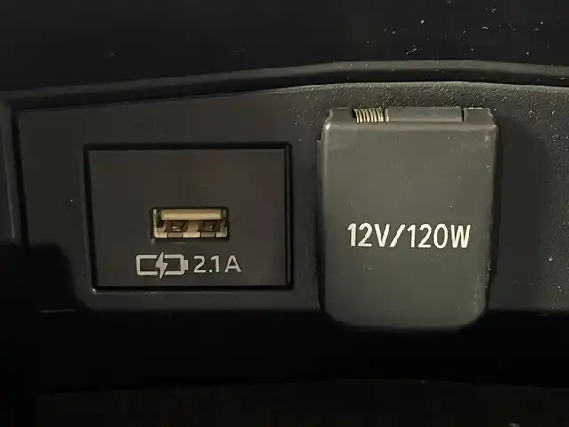 トヨタ カローラツーリング ハイブリッド ダブルバイビー 大阪府 2020(令2)年 5.6万km ブラックマイカ トヨタセーフティーセンス/　・プリクラッシュセーフティ/　・レーントレーシングアシスト/　・オートマチックハイビーム/　・ロードサインアシスト/　・発進遅れ告知機能/純正ディスプレイオーディオ（Bluetooth）/フルセグTV/バックカメラ/レーダークルーズコントロール/LEDヘッドライト/フォグランプ/ハーフレザーシート/シートヒーター/ステアリングヒーター/純正17インチアルミホイール/ブラインドスポットモニター/コーナーセンサー/スマートキー/ETC2.0