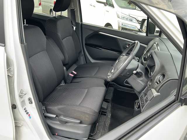 スズキ ワゴンＲ スティングレー X 佐賀県 2014(平26)年 6.9万km パールホワイト 純正ナビ/CD/USB/ワンセグテレビ/アイドリングストップ/プッシュスタート/オートエアコン/オートライト/盗難防止装置/横滑り防止装置/スマートキー/ETC/スペアキー/電格ミラー/ソッケット/Wエアバック/ABS/保証書/取扱説明書/点検記録簿R1