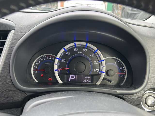 スズキ ワゴンＲ スティングレー X 佐賀県 2014(平26)年 6.9万km パールホワイト 純正ナビ/CD/USB/ワンセグテレビ/アイドリングストップ/プッシュスタート/オートエアコン/オートライト/盗難防止装置/横滑り防止装置/スマートキー/ETC/スペアキー/電格ミラー/ソッケット/Wエアバック/ABS/保証書/取扱説明書/点検記録簿R1