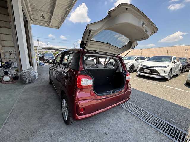 トヨタ パッソ X Lパッケージ 東京都 2021(令3)年 4.6万km ファイアークォーツレッドM ナビ/バックモニター/ドライブレコーダー/オートマチックハイビーム/ＥＴＣ/スマートアシスト３/コーナーセンサー /LEDヘッドランプ/コンライト（オートライト）/ボディ同色ドアミラー（電動オート格納機能付）/シルバーアウトサイドドアハンドル/ボディ同色ドアサッシュ/レッドレンズリアコンビネーションランプ/ボディ同色リアバンパー/左右リアリフレクター/プライバシーガラス/ドアガラスUVカット機能/リアワイパー/シルバー/ピアノブラック加飾（オーディオパネル/エアコン吹出口リング）/アナログメーター/ウレタン製ステアリングホイール/オートエアコン/グレー基調ジャージシート/シートリフター（運転席）/シートアンダートレイ（助手席）/一体可倒式シート（リア）/キーフリーシステム/プッシュボタンスタート