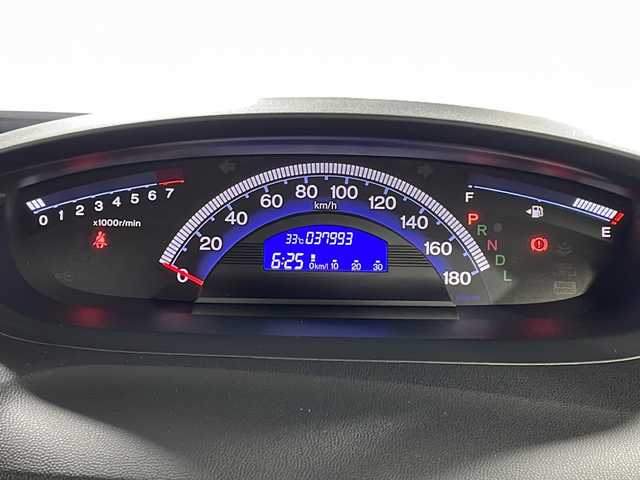 ホンダ フリード G 広島県 2016(平28)年 3.8万km アラバスターシルバーメタリック 純正オプションナビ/ＥＴＣ/フルセグ/両側スライドドア/Ｂｌｕｅｔｏｏｔｈ/ＤＶＤ/横滑り防止装置/純正フロアマット/スペアキー/ウォークスルー/リモコンキー/パワーステアリング/純正ホイールキャップ(185/70/R14)/エアバッグ(運転席/助手席)