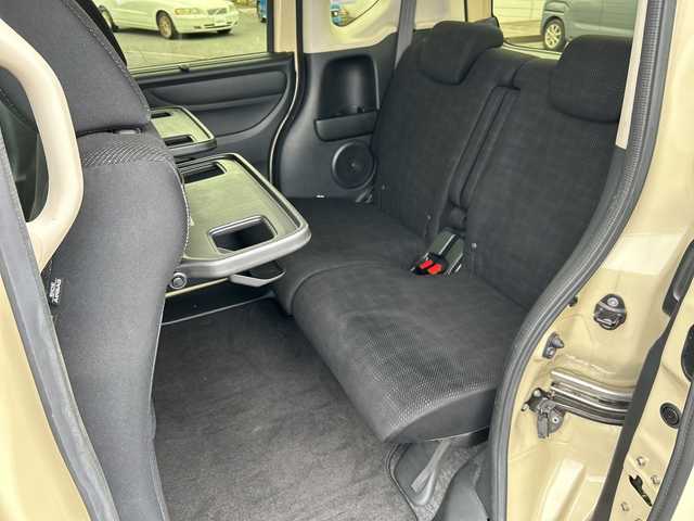 ホンダ Ｎ ＢＯＸ G SSパッケージ 千葉県 2017(平29)年 8.9万km プレミアムアイボリーP ナビＶＸＭ－１７４ＶＦＸｉ　バックカメラ　両側パワースライドドア　ＣＴＢＡ　ビルトインＥＴＣ　ドラレコ　ＵＳＢ　シートバックテーブル　ＨＩＤ　オートライト　フロアマット　ドアバイザー　スマートキー/ワンオーナー/両側パワースライドドア/純正オプションモデューロ14インチアルミ/純正ディーラーナビ/バックカメラ/フルセグTV/Bluetooth/シートヒーター（運転席・助手席）/HIDヘッドライト/オートライト/ビルトインETC/新車保証書/取扱説明書/スペアキー