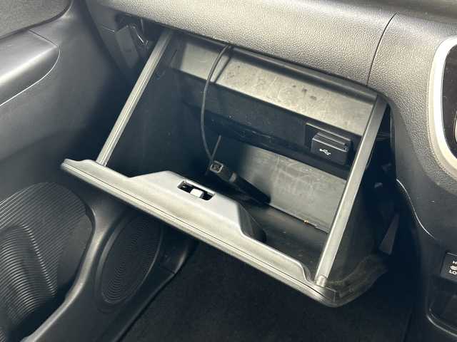 ホンダ Ｎ ＢＯＸ G SSパッケージ 千葉県 2017(平29)年 8.9万km プレミアムアイボリーP ナビＶＸＭ－１７４ＶＦＸｉ　バックカメラ　両側パワースライドドア　ＣＴＢＡ　ビルトインＥＴＣ　ドラレコ　ＵＳＢ　シートバックテーブル　ＨＩＤ　オートライト　フロアマット　ドアバイザー　スマートキー/ワンオーナー/両側パワースライドドア/純正オプションモデューロ14インチアルミ/純正ディーラーナビ/バックカメラ/フルセグTV/Bluetooth/シートヒーター（運転席・助手席）/HIDヘッドライト/オートライト/ビルトインETC/新車保証書/取扱説明書/スペアキー