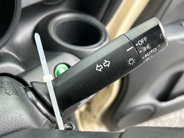 ホンダ Ｎ ＢＯＸ G SSパッケージ 千葉県 2017(平29)年 8.9万km プレミアムアイボリーP ナビＶＸＭ－１７４ＶＦＸｉ　バックカメラ　両側パワースライドドア　ＣＴＢＡ　ビルトインＥＴＣ　ドラレコ　ＵＳＢ　シートバックテーブル　ＨＩＤ　オートライト　フロアマット　ドアバイザー　スマートキー/ワンオーナー/両側パワースライドドア/純正オプションモデューロ14インチアルミ/純正ディーラーナビ/バックカメラ/フルセグTV/Bluetooth/シートヒーター（運転席・助手席）/HIDヘッドライト/オートライト/ビルトインETC/新車保証書/取扱説明書/スペアキー