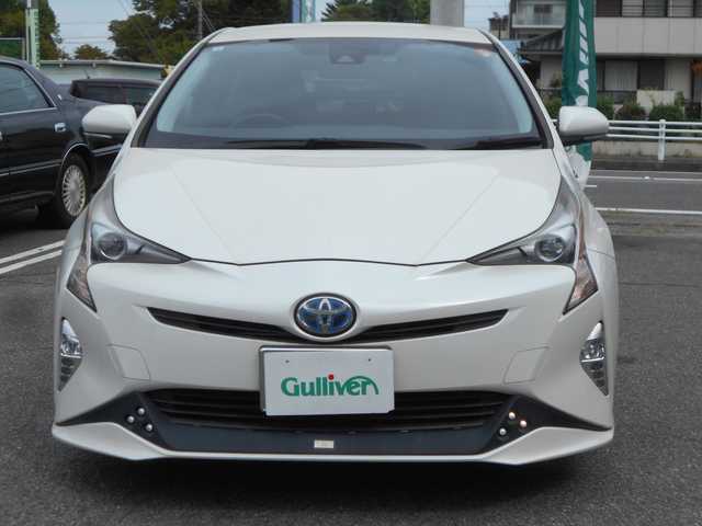 トヨタ プリウス S ツーリングセレクション 愛知県 2016(平28)年 4.8万km ホワイトパールクリスタルシャイン TRDエアロ&マフラー/TOM’S17インチアルミ/トヨタセーフティセンス/PCSAHBLDA/レーダークルーズ/純正9インチSDナビ・DVD/Bluetooth/フルセグテレビ/バックカメラ/ビルトインETC/ドライブレコーダー/F席シートヒーター/スマートキー２個/プッシュスタート