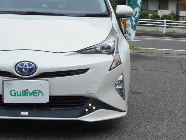 トヨタ プリウス S ツーリングセレクション 愛知県 2016(平28)年 4.8万km ホワイトパールクリスタルシャイン TRDエアロ&マフラー/TOM’S17インチアルミ/トヨタセーフティセンス/PCSAHBLDA/レーダークルーズ/純正9インチSDナビ・DVD/Bluetooth/フルセグテレビ/バックカメラ/ビルトインETC/ドライブレコーダー/F席シートヒーター/スマートキー２個/プッシュスタート
