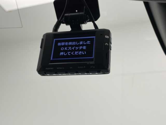 トヨタ ライズ G 宮崎県 2020(令2)年 3.9万km シャイニングホワイトパール 禁煙車/ワンオーナー/スマートアシスト/・衝突回避支援ブレーキ機能/・標識認識機能/・先行車発進お知らせ/・車線逸脱警報機能/・ふらつき警報/・路側逸脱警報/・オートハイビーム/・ブレーキ制御付誤発進抑制機能（前方・後方）/・コーナーセンサー/純正7インチSDナビ（NSCN-W68）/（CD/SD/Bluetooth/ワンセグ/AUX）/・ステアリングスイッチ/純正バックカメラ/純正ビルトインETC/前後ドライブレコーダー（DC-DR652）/LEDヘッドライト/LEDフォグランプ/純正16インチアルミホイール/充電用USBポート×3（フロント1/リア2）/純正フロアマット/純正ドアバイザー/保証書/取扱説明書/ディーラー点検記録簿（R3.10/R4.10/R5.10）