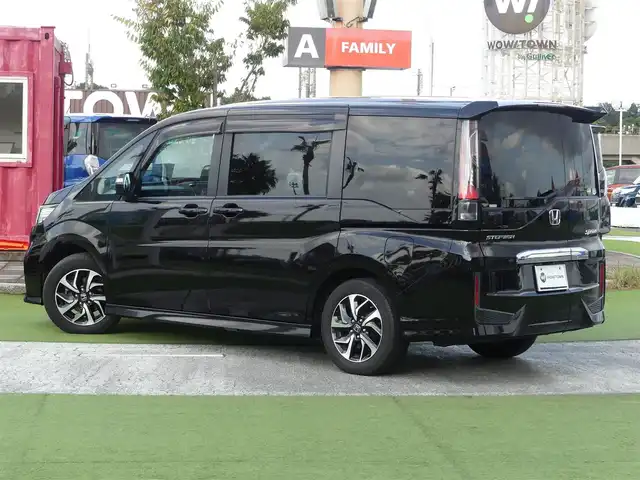 ホンダ ステップワゴン スパーダ ホンダセンシング 千葉県 2018(平30)年 5.7万km プレミアムスパークルブラックパール ホンダセンシング/・衝突軽減ブレーキ（CMBS）/・車線維持支援システム（LKAS）/・アダプティブクルーズコントロール（ACC）/・後方誤発進抑制機能/・誤発進抑制機能/両側パワースライドドア/純正メモリーナビ/地デジTV/【DVD/CD再生機能　Bluetooth接続】/バックカメラ/フリップダウンモニター/革巻きステアリング/ステアリングスイッチ/ETC/LEDヘッドライト/フォグライト/ウインカーミラー/スマートキー