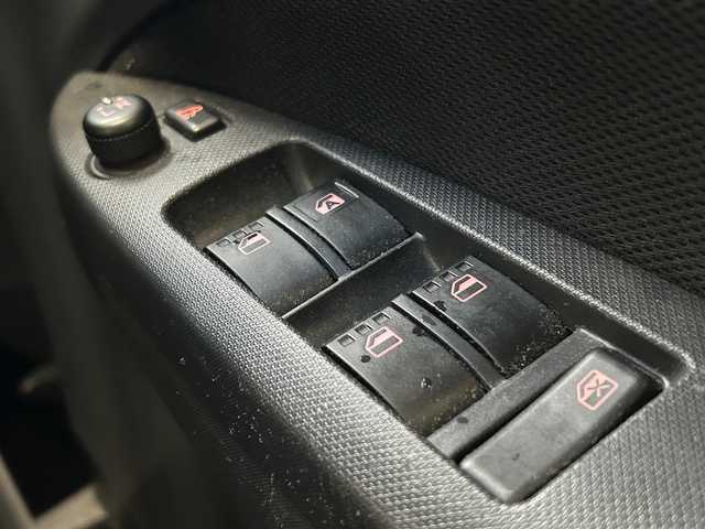 ダイハツ ムーヴ カスタム X LTD 滋賀県 2013(平25)年 5.4万km ブラックマイカメタリック ガソリン/2WD(FF)/CVT/純正ナビ/(FM/AM/CD/ワンセグ/AUX/USB)/バックカメラ/ブレーキアシスト	/電動格納ミラー/アイドリングストップ/革巻きステアリング/オートライト/LEDヘッドライト/フロントフォグ/フルオートエアコン/純正フロアマット/スマートキー/ドアバイザー