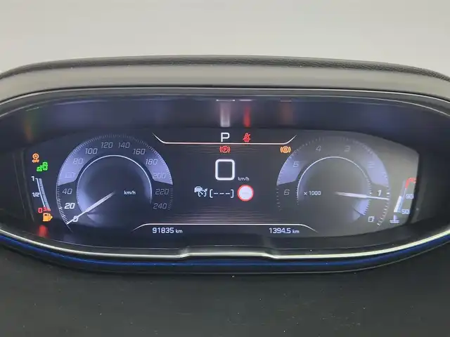 プジョー ５００８ GT ブルーHDi 愛知県 2019(平31)年 9.2万km 白 ワンオーナー/ディーゼルターボ/パノラミックサンルーフ/パークアシスト/アクティブセーフティブレーキ/レーンキープアシスト/アクティブブラインドスポットモニター/アクティブクルーズコントロール/ドライバーアテンションアラート/アドバンスドグリップコントロール/純正8インチディスプレイ/　　・Bluetooth/Applecarplay/androidauto/フロントカメラ/サイドカメラ（左側）/バックカメラ/ドライブレコーダー/ETC/革巻きステアリング/ステアリングリモコン/パドルシフト/ハーフレザーシート/パワーシート/シートポジションメモリ機能/シートヒーター/パワーバックドア/ルーフレール/純正LEDヘッドライト/フォグランプ/純正18インチアルミホイール/取扱説明書/保証書/スペアキー