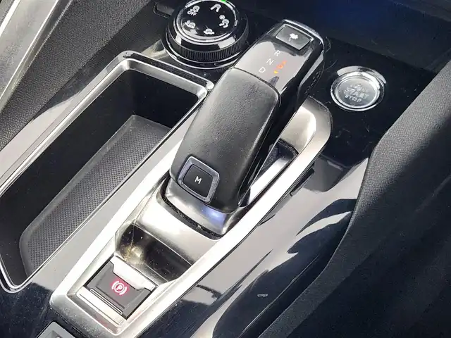 プジョー ５００８ GT ブルーHDi 愛知県 2019(平31)年 9.2万km 白 ワンオーナー/ディーゼルターボ/パノラミックサンルーフ/パークアシスト/アクティブセーフティブレーキ/レーンキープアシスト/アクティブブラインドスポットモニター/アクティブクルーズコントロール/ドライバーアテンションアラート/アドバンスドグリップコントロール/純正8インチディスプレイ/　　・Bluetooth/Applecarplay/androidauto/フロントカメラ/サイドカメラ（左側）/バックカメラ/ドライブレコーダー/ETC/革巻きステアリング/ステアリングリモコン/パドルシフト/ハーフレザーシート/パワーシート/シートポジションメモリ機能/シートヒーター/パワーバックドア/ルーフレール/純正LEDヘッドライト/フォグランプ/純正18インチアルミホイール/取扱説明書/保証書/スペアキー